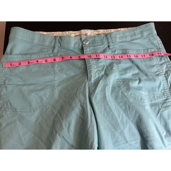 Lee Confort Stretch Waistband Teal Capris with faux pocket on back Size 16W NWOT - Picture 7 of 9